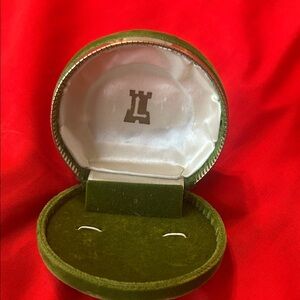 Elegant Green Velvet Jewelry Box